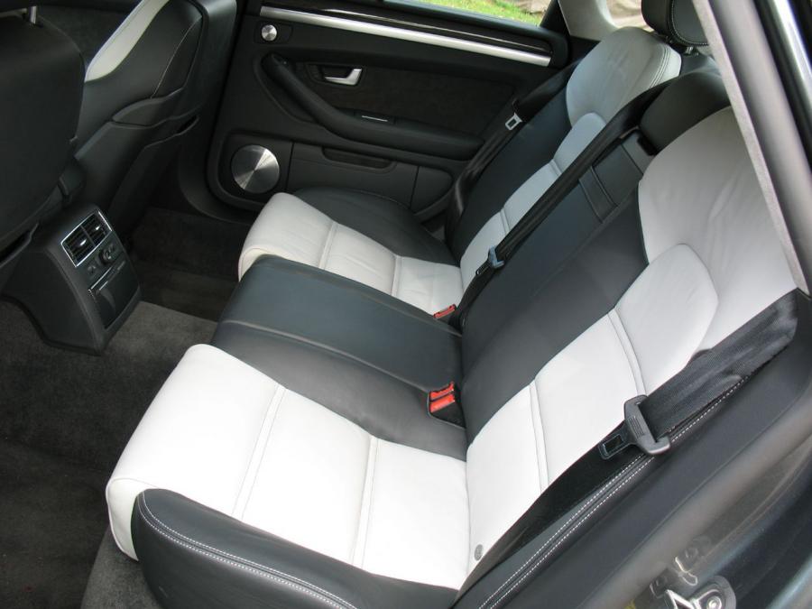 Интерьер Audi S8 (D3) 2008 года  (NA) (фото 18 из 62)